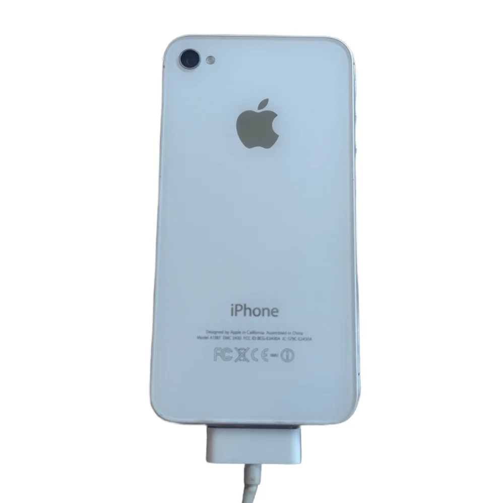 White Apple iPhone 4S Jailbroke & Carrier Unlocked with Charging Cord